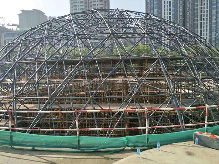 灯塔球形网架钢结构施工